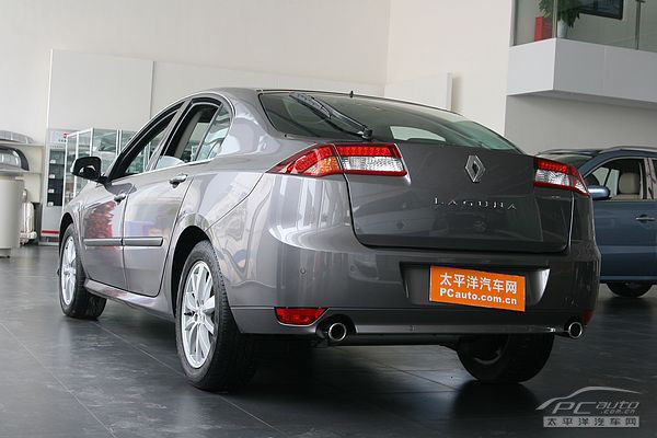 实拍雷诺2011款拉古那