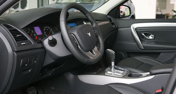 实拍雷诺2011款拉古那