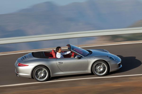 1767893_04-2012-911-cabriolet_thumb.jpg