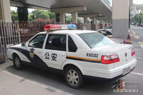 桑塔纳警车--人民警察眼中的