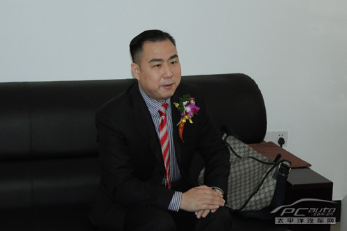 张强先生接受武汉地区媒体采访