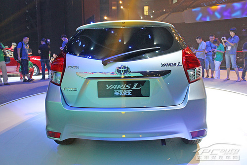 雅力士的中置儀表盤在YARiS L 致炫上被取締,新的炮筒式儀表盤被安高清圖片
