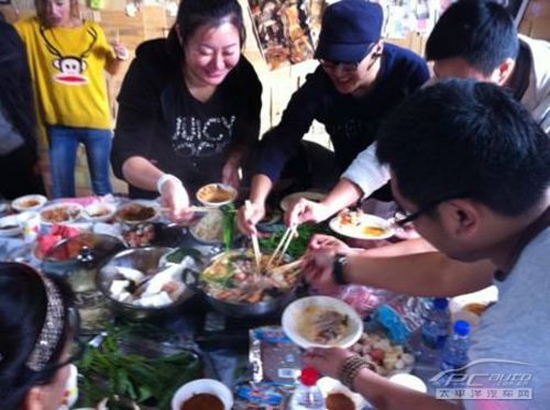 正道海鲜火锅_江湖正道_海鲜火锅宣传条幅(4)