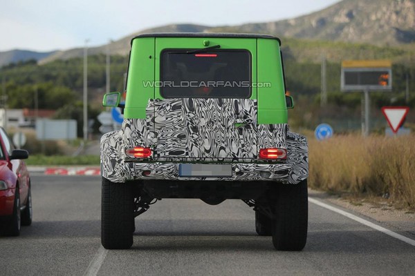 5t v8双涡轮增压汽油引擎,最大功率400kw(544ps,峰值扭矩758nm,搭配