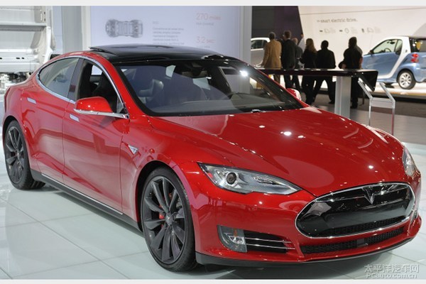 5779279_01-tesla-model-s-p85d-detroit-1_thumb.jpg