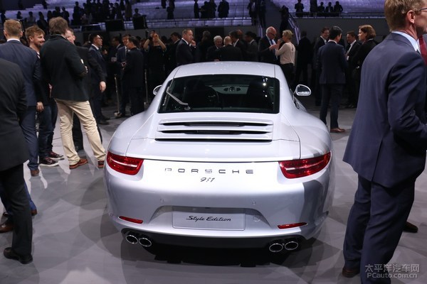 911