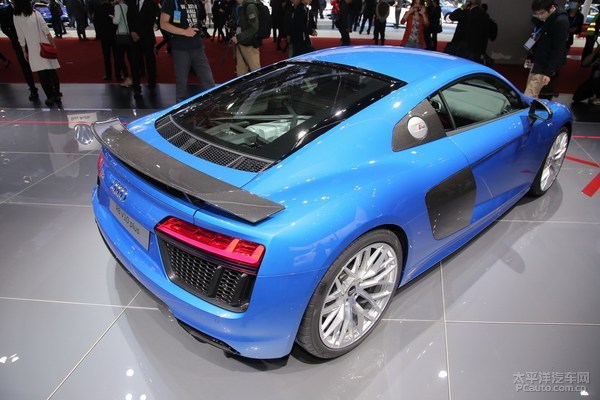 新一代奥迪R8