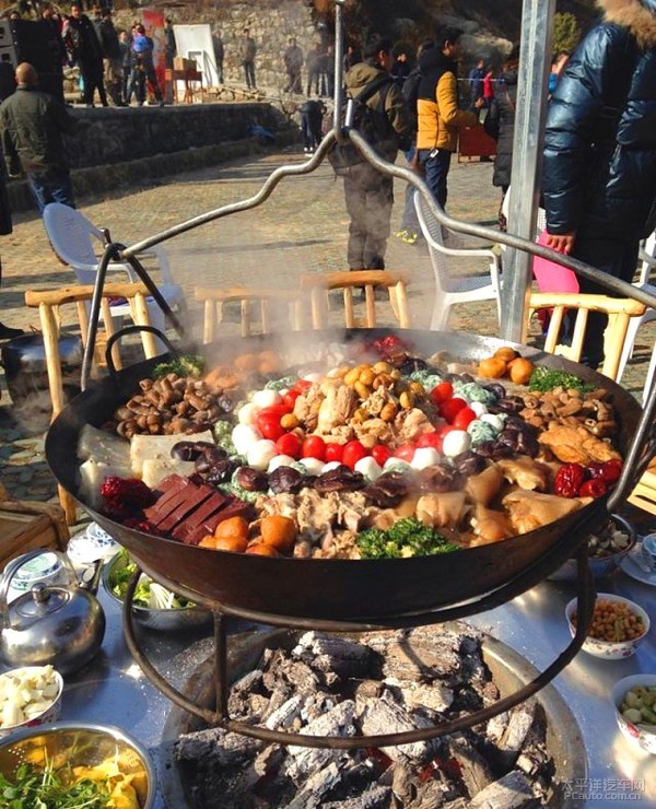到了天堂寨尝尝当地的特色美食,推荐天堂寨吊锅,观音豆腐,天堂寨