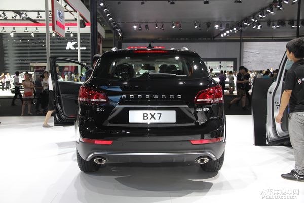 2016深圳车展:实拍宝沃首款suv----bx7
