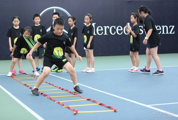 产生"明日之星"青少年水球夏令营上海站一颗地球与火球相撞奔驰网球图片