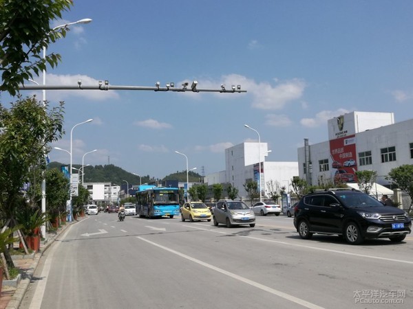 贵阳市孟关汽贸城道路畅通 停车非常方便_太平洋汽车网