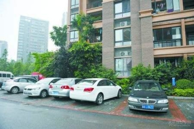 想要避免刮蹭 这些停车技巧一定要掌握