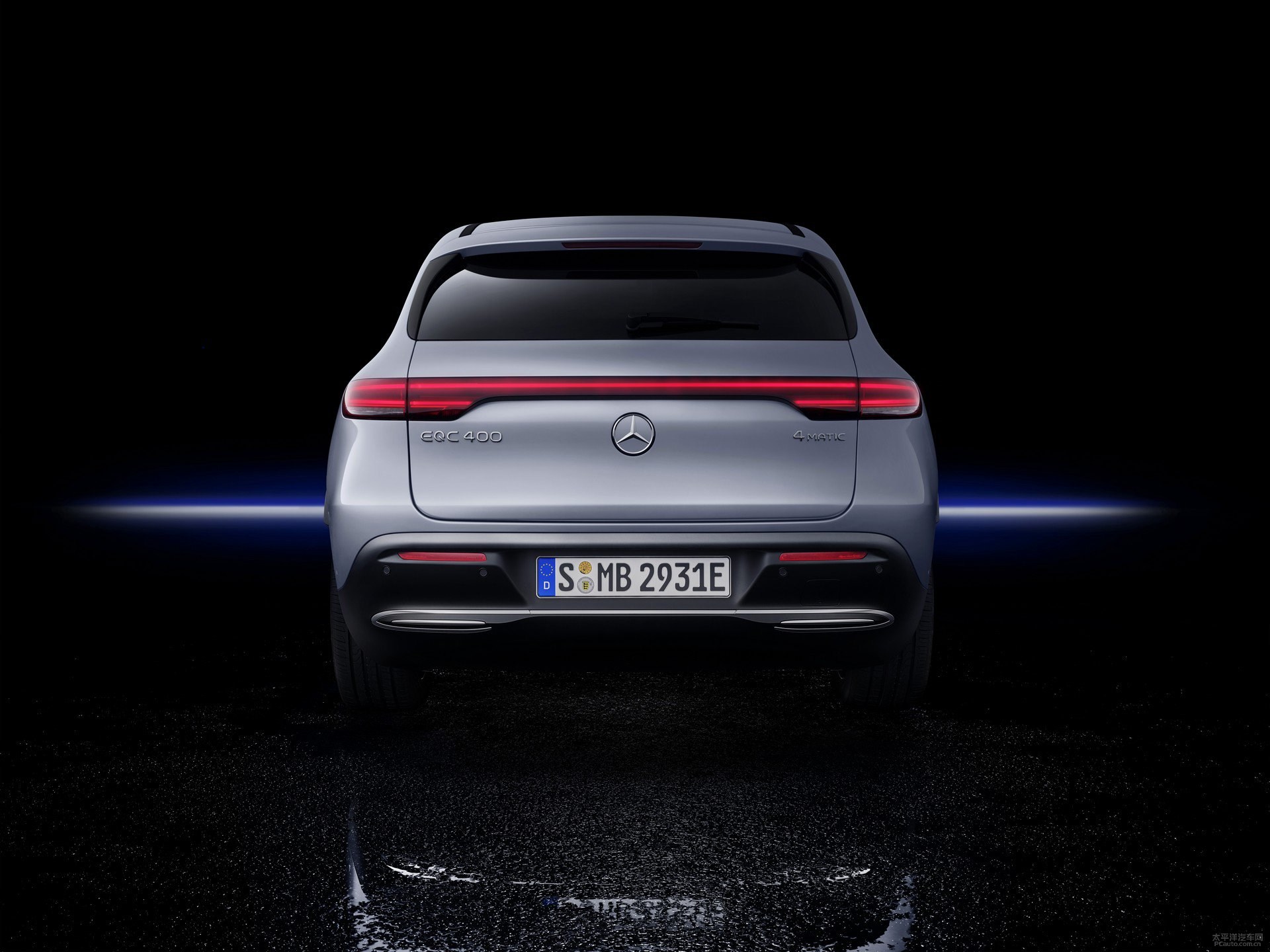 梅赛德斯-奔驰首款纯电suv eqc正式发布