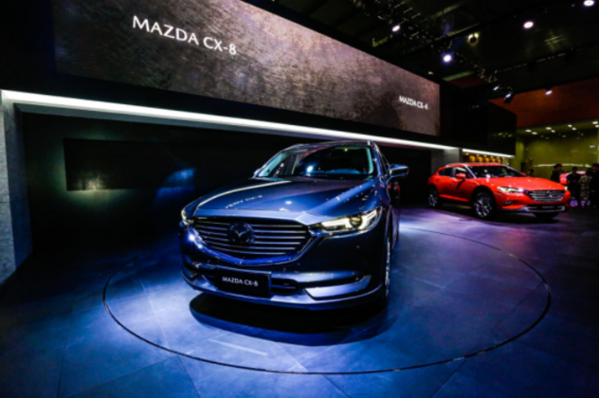 本次参展的"mazda cx-8"是马自达在中国市场首款大型7座suv,在"以