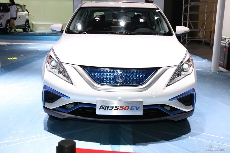 2019成都車(chē)展：東風(fēng)風(fēng)行新款S50EV亮相