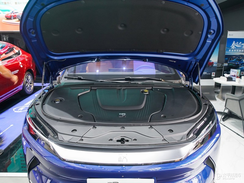 比亚迪汉ev新车型已到店售2588万起极光蓝配色