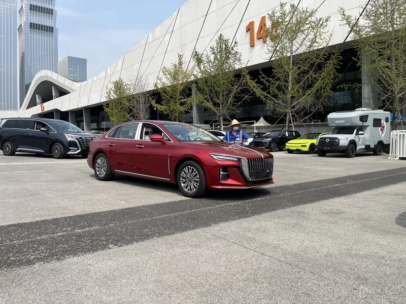2022成都車(chē)展探館：新款紅旗H5