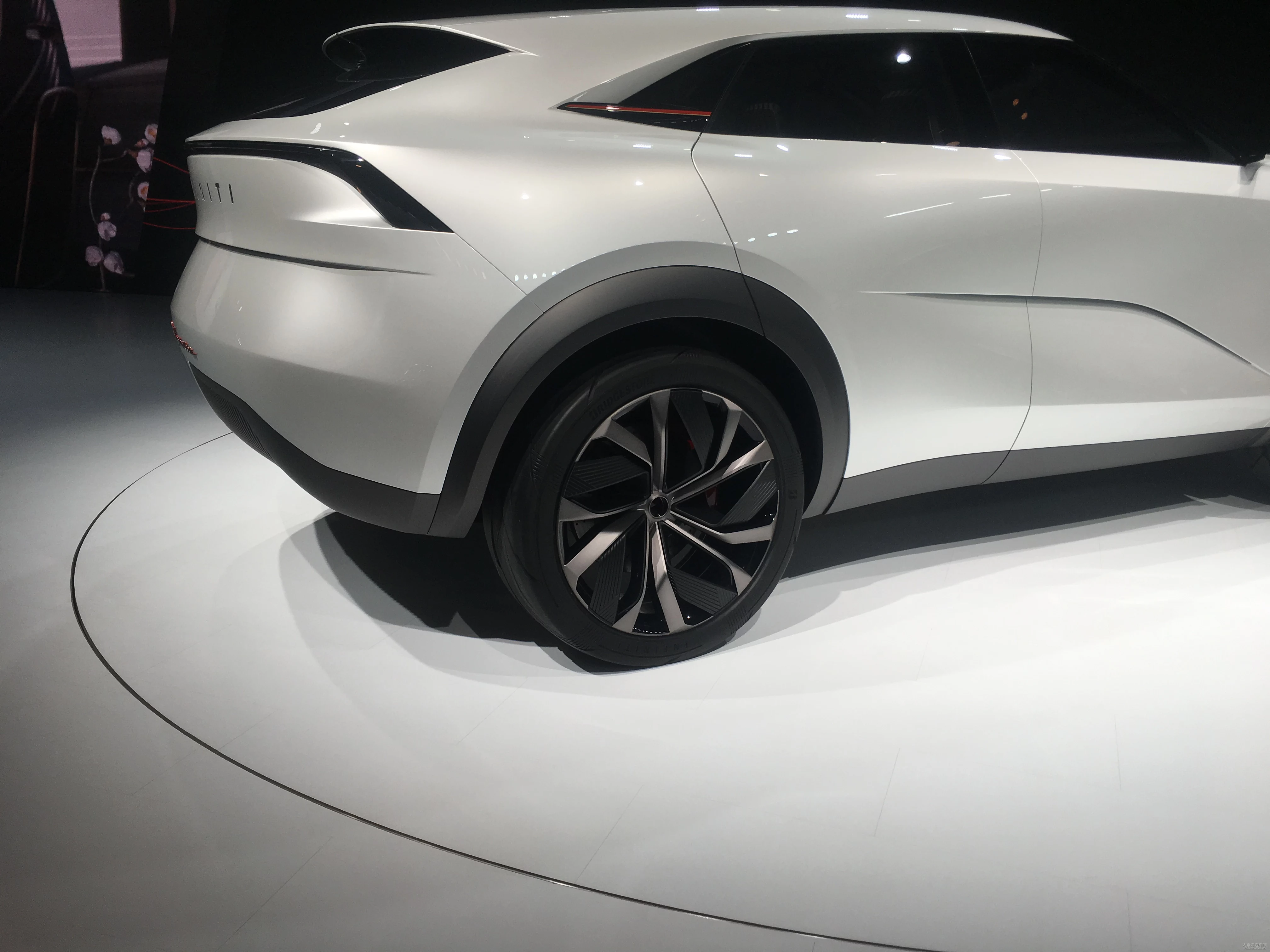 2019北美车展：英菲尼迪纯电动概念SUV