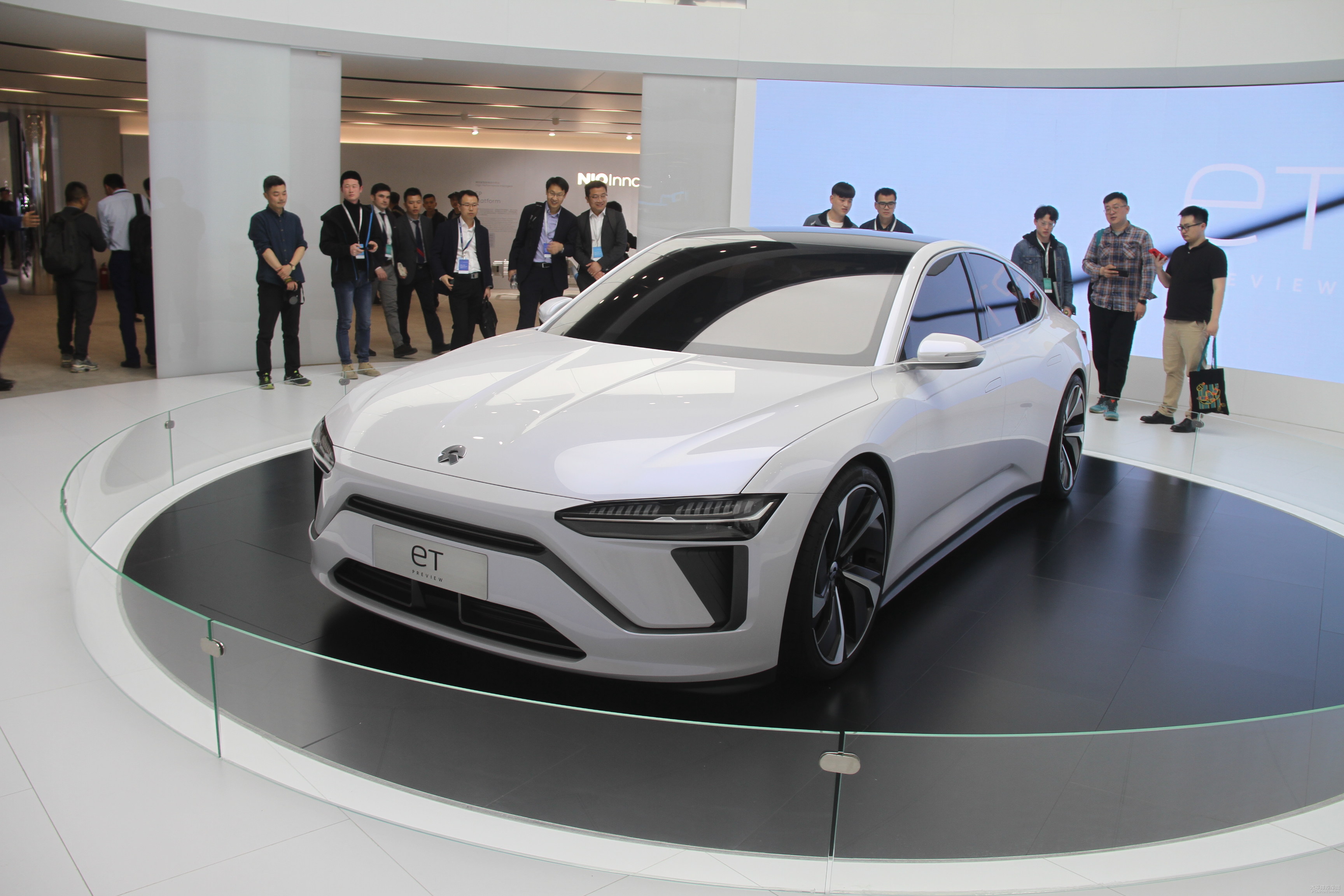 2019上海车展:蔚来首款轿车et7预览版亮相