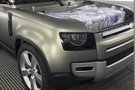曝全新路虎衛(wèi)士實(shí)車諜照 造型方正硬朗