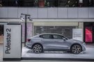 Polestar 2亮相重庆龙湖北城天街