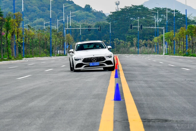 老CLS的接班人来了 测AMG GT53四门版