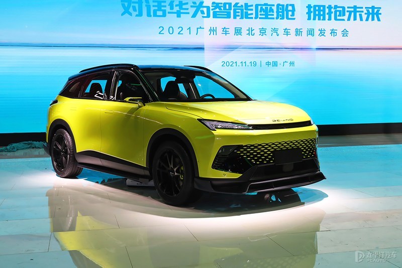 华为智能座舱加持 实拍北京汽车魔方